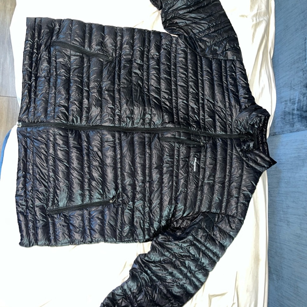 Patagonia Men's Black Puffer Jacket